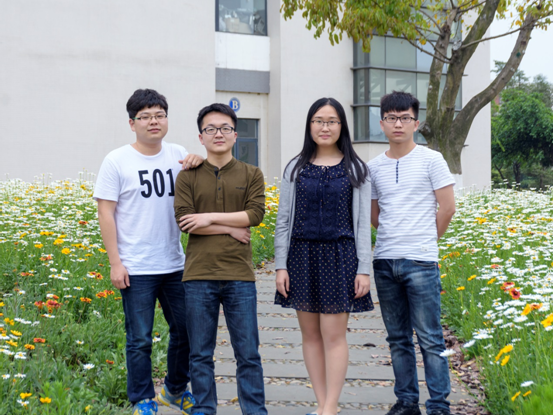 团队合影.png 团队合影.png