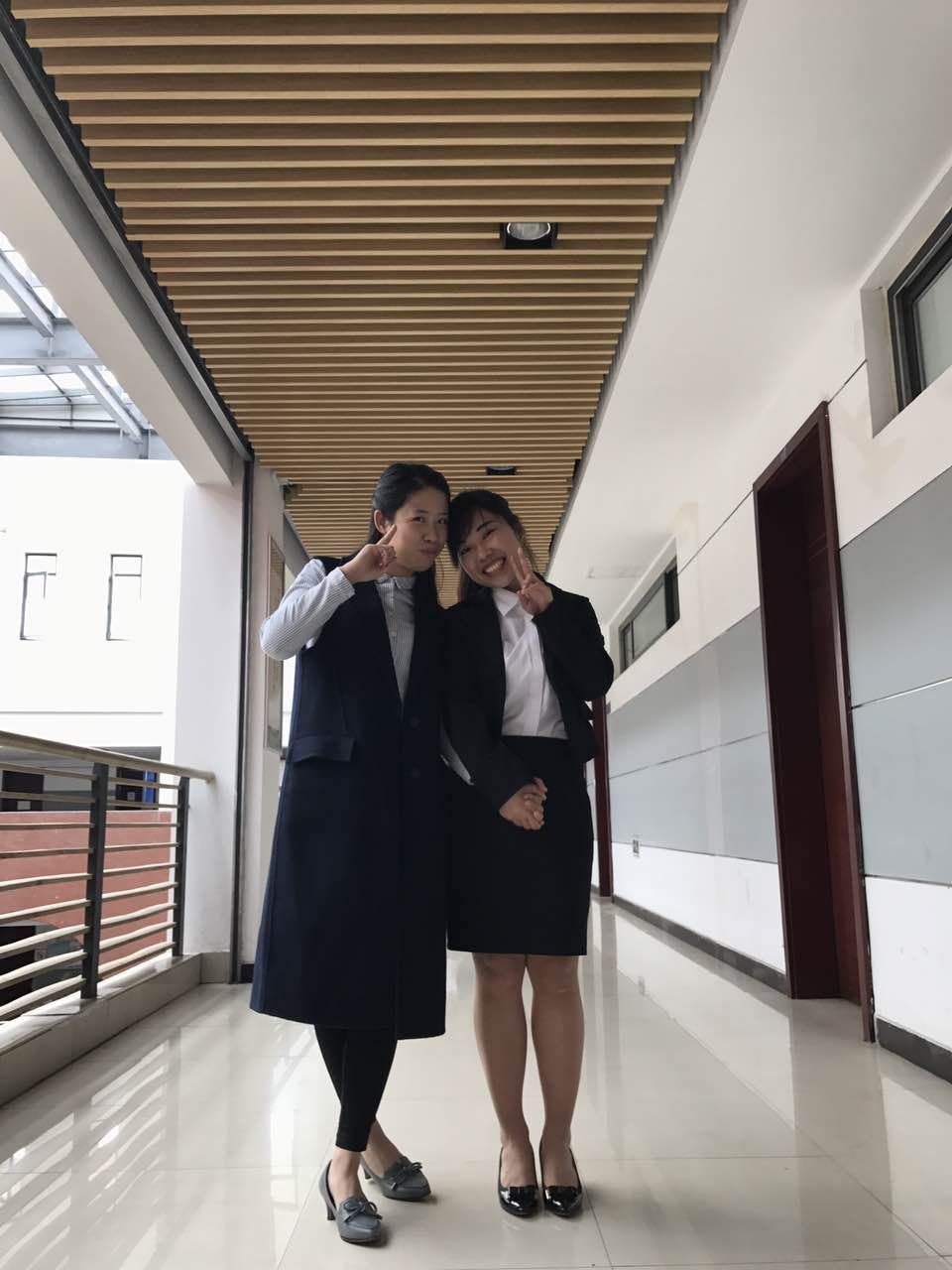 团队合影.jpg 团队合影.jpg